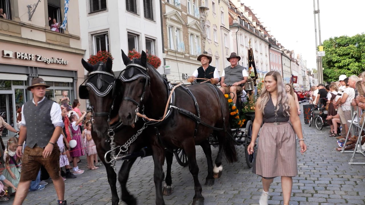 BR24 'Auszug' zum Gäubodenfest hier anschauen